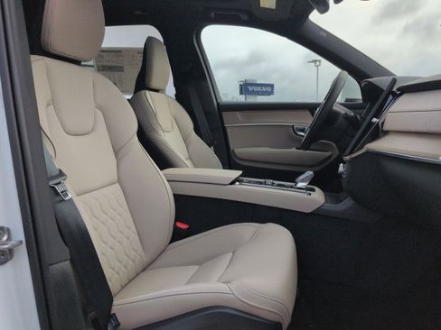 New 2026 Volvo XC90 B6 Plus w/ Protection Package Premier image 28