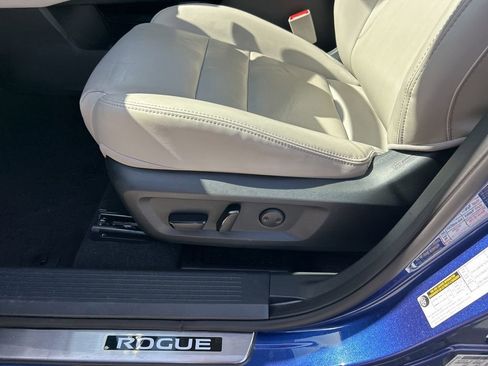 Certified 2023 Nissan Rogue SL w/ SL Premium Package image 18