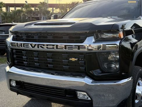 Certified 2022 Chevrolet Silverado 3500 LT w/ Convenience Package AWD/4WD image 8