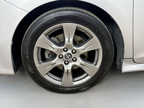 Used 2018 Toyota Sienna SE w/ SE Preferred Package FWD image 39