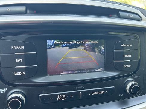 Used 2016 Kia Sorento EX image 17