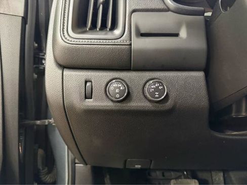 Used 2015 GMC Canyon SLT AWD/4WD image 25