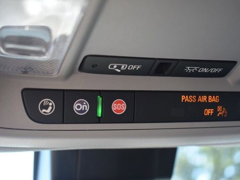 Used 2024 GMC Terrain SLE image 29