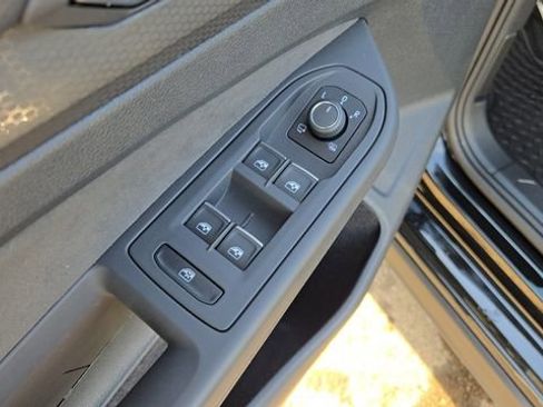 Used 2024 Volkswagen GTI SE image 7