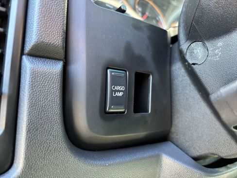 Used 2015 Nissan Titan S AWD/4WD image 12