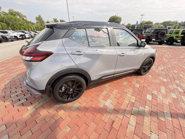 Used 2023 Nissan Kicks SR w/ SR Premium Package FWD image 35
