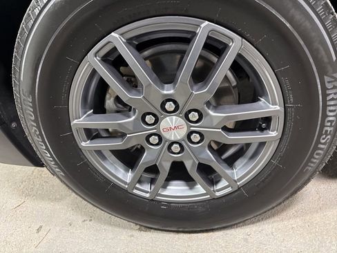 Used 2025 GMC Acadia Elevation image 40