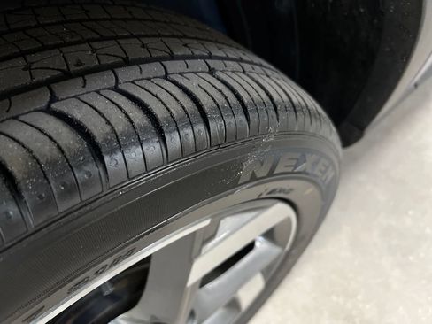 Used 2023 Hyundai Venue SEL FWD image 30