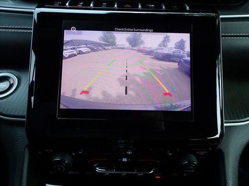Used 2024 Jeep Grand Cherokee Altitude AWD/4WD image 18