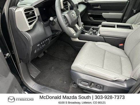 Used 2025 Toyota Tundra Limited AWD/4WD image 11
