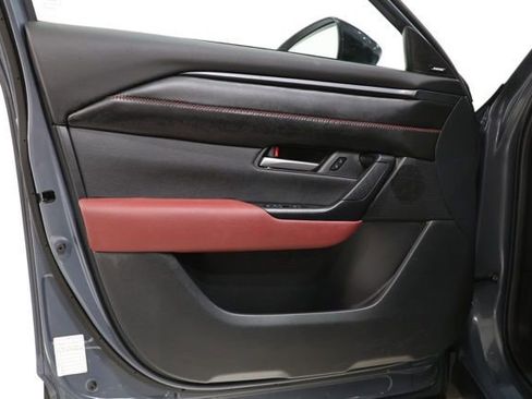 Used 2025 MAZDA CX-50 AWD 2.5 Hybrid w/ Premium Pkg image 18