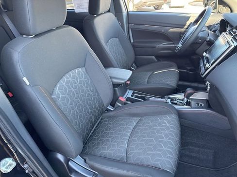 Used 2025 Mitsubishi Outlander Sport AWD image 12