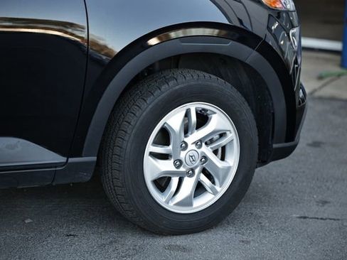 Used 2023 Hyundai Venue SE image 4