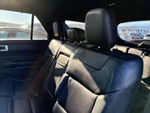Used 2021 Ford Explorer ST w/ ST Street Pack image 10
