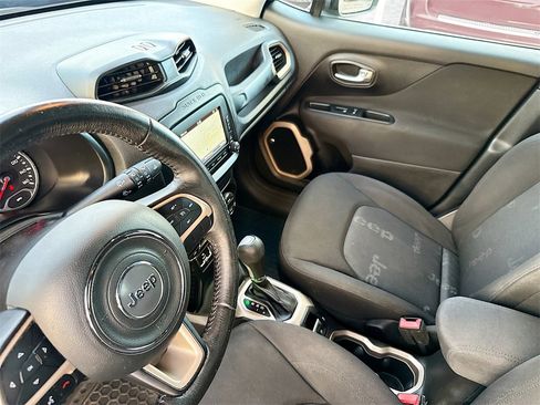 Used 2016 Jeep Renegade Latitude image 26