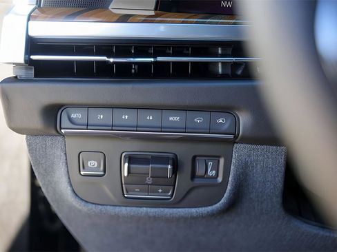 Certified 2025 Cadillac Escalade Sport Platinum w/ LPO, Floor Liner Package image 15