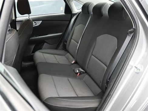 Used 2022 Kia Forte LXS image 9