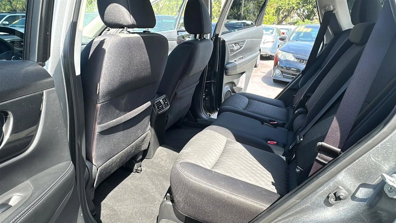 Used 2017 Nissan Rogue S FWD image 27