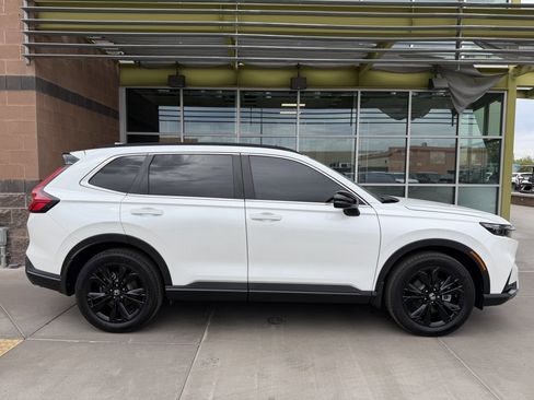 Used 2025 Honda CR-V Sport Touring image 9