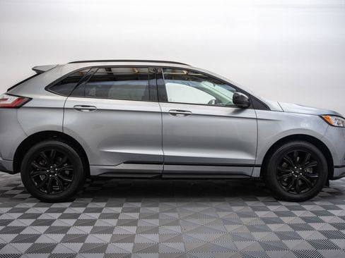 Used 2022 Ford Edge SE w/ Black Appearance Package AWD/4WD image 4