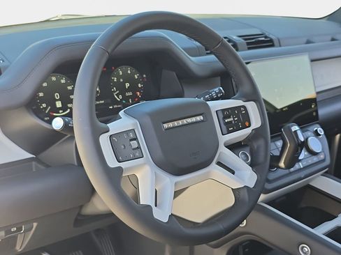 New 2026 Land Rover Defender 110 X-Dynamic SE image 16