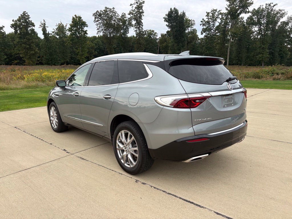 Used 2023 Buick Enclave Premium w/ Experience Buick Package FWD image 4