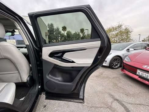 Used 2020 Land Rover Range Rover Evoque S image 14