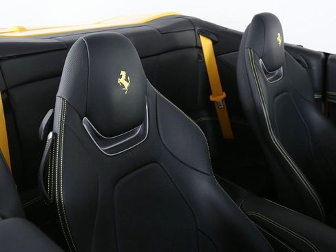 Used 2022 Ferrari Portofino M image 14
