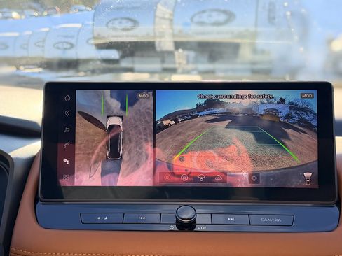 Used 2025 Nissan Rogue Platinum image 17