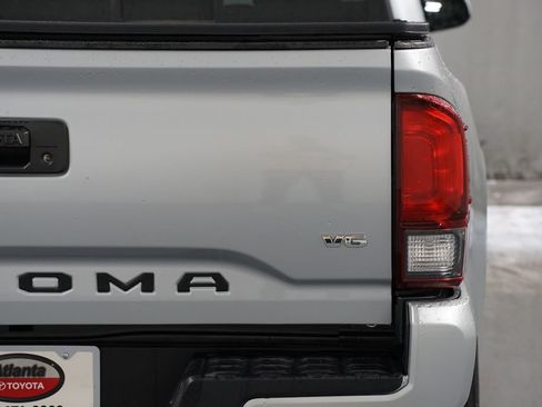 Certified 2022 Toyota Tacoma SR AWD/4WD image 10