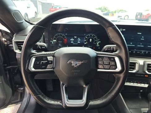 Used 2025 Ford Mustang Premium RWD image 17