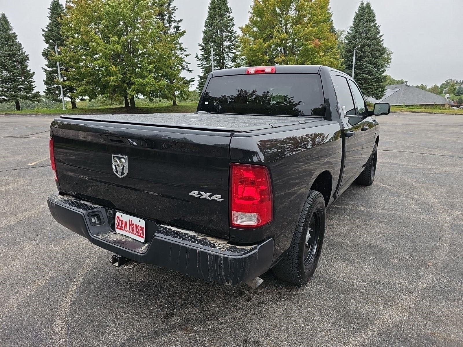 Used 2016 RAM 1500 4x4 Crew Cab image 6