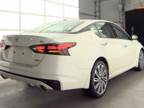 Used 2023 Nissan Altima 2.5 SL AWD/4WD image 3