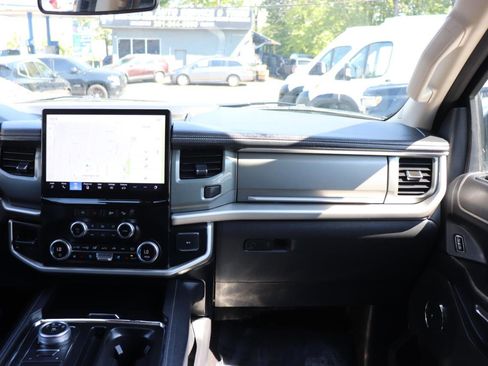 Used 2024 Ford Expedition XLT AWD/4WD image 20