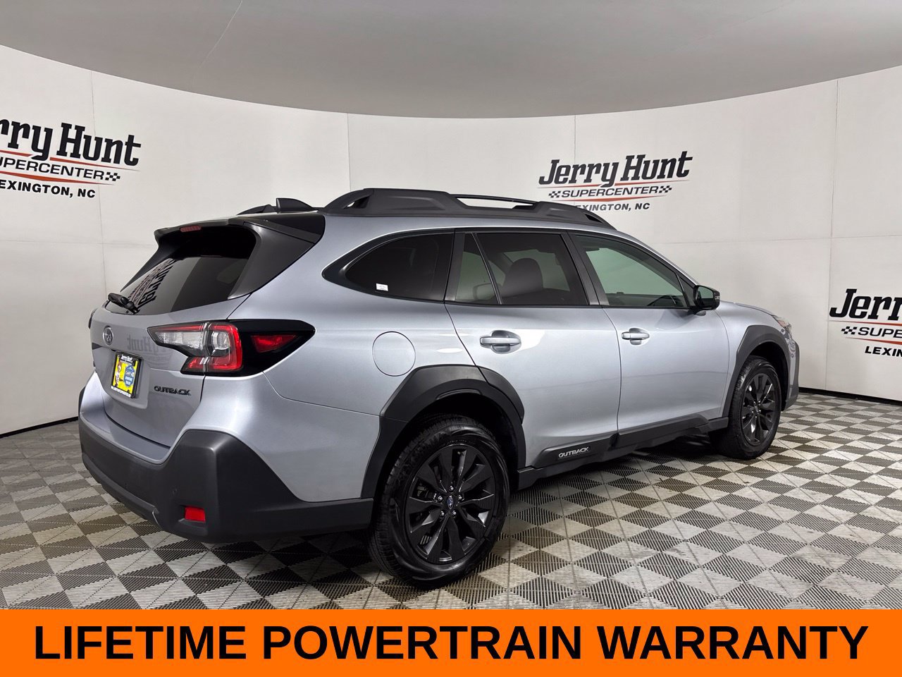 Used 2025 Subaru Outback Onyx Edition AWD/4WD image 6
