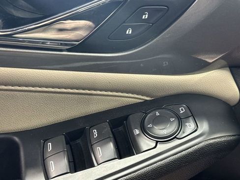 Certified 2023 Chevrolet Traverse LT image 24