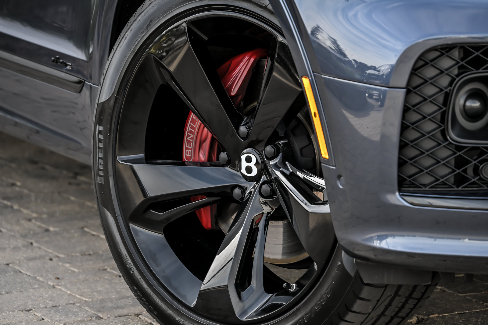 Certified 2023 Bentley Bentayga Extended Wheelbase AWD/4WD image 3