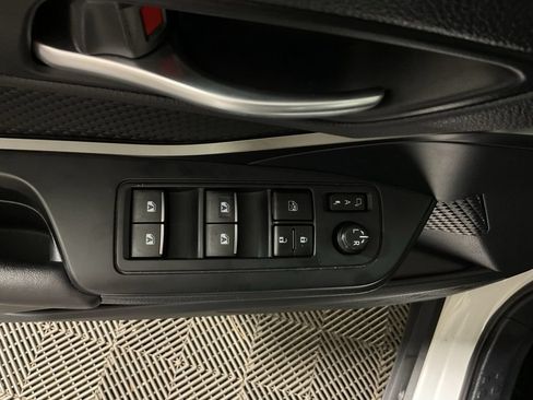 Used 2018 Toyota C-HR XLE FWD image 19
