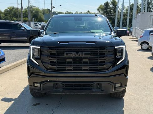 Used 2026 GMC Sierra 1500 Elevation w/ Elevation Select Package AWD/4WD image 3
