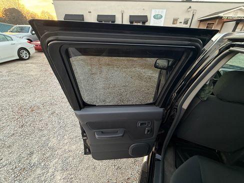 Used 2004 Nissan Frontier XE w/ (PWR) Pwr Pkg image 31