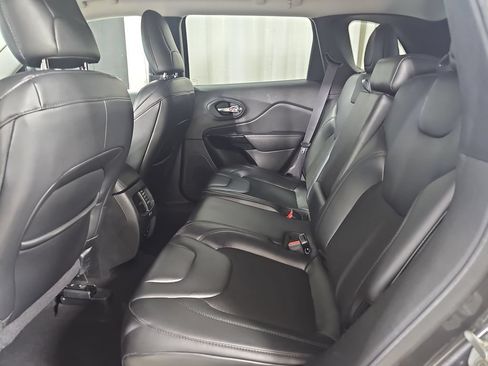 Used 2020 Jeep Cherokee Latitude Plus AWD/4WD image 17