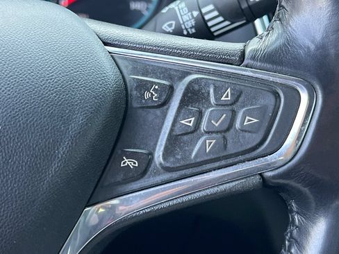 Used 2018 Chevrolet Equinox LT FWD image 32