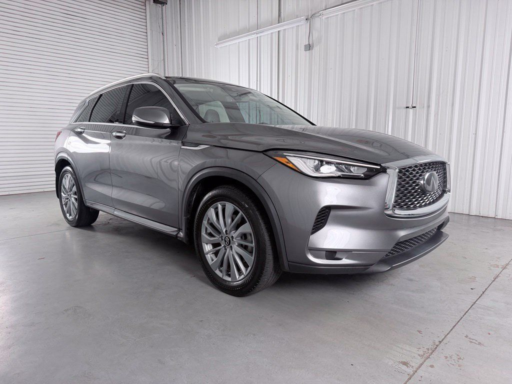Certified 2023 INFINITI QX50 Luxe FWD image 3