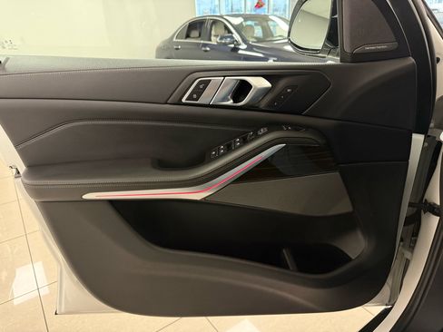 Used 2020 BMW X5 xDrive40i w/ Premium Package image 9