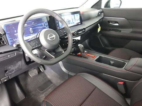 New 2026 Nissan Kicks SR w/ Cold Weather Package image 9