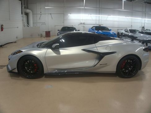 Used 2024 Chevrolet Corvette Z06 w/ Battery Protection Package RWD image 2