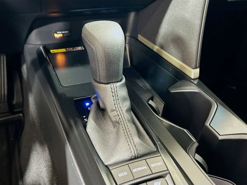 Used 2026 Toyota Camry LE w/ Convenience Package image 14