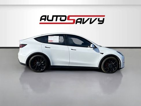 Used 2022 Tesla Model Y Performance AWD/4WD image 8