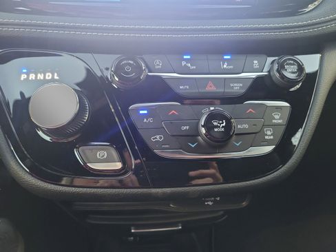 New 2026 Chrysler Pacifica Select FWD image 37