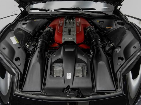 Used 2019 Ferrari 812 Superfast RWD image 48